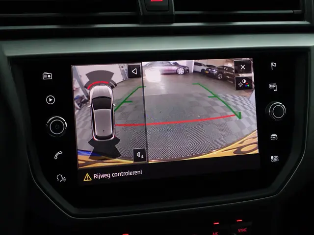 SEAT Ibiza 1.0 TSI Sport Business Intense- Carplay, Android Auto, Camera, Virtual Cockpit, Privacy G...