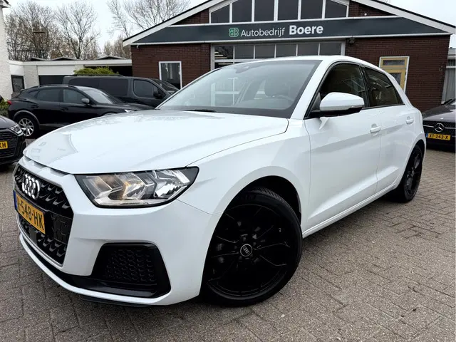 Audi A1 Sportback 25 TFSI Advanced edition 17''Lmv, Stoelverwarming, App Connect