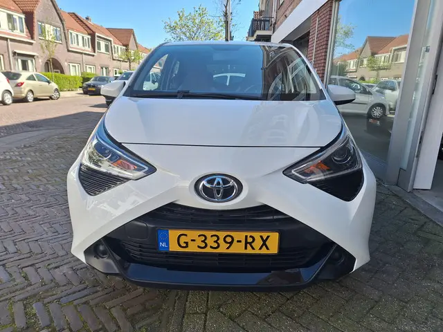 Toyota Aygo 1.0 VVT-i X-Play Limited 5Drs /Camera/Navi/Apple/Android/1e Eig/Garantie