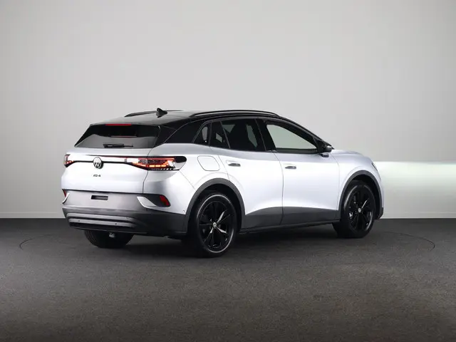 Volkswagen ID.4 Pro Limited Edition 77 kWh accu 286 PK | 19" LM | Black Edition | Stoel & Stuurverwa...
