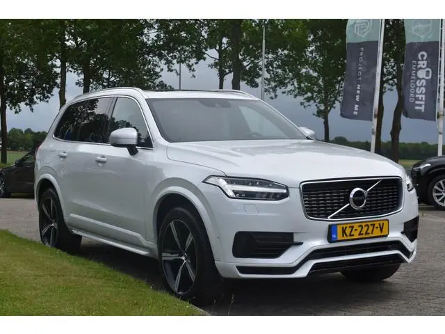 Volvo XC90 T8 407PK AWD R-Design | Trekhaak | Luchtvering | HUD | BLIS | Carplay | B&W