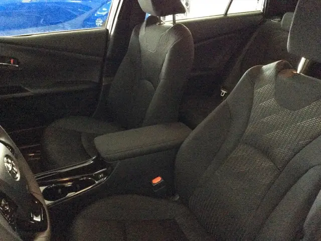 Toyota Prius 1.8 Full Hybrid 122PK Aut Dynamic * Direct Leverbaar!