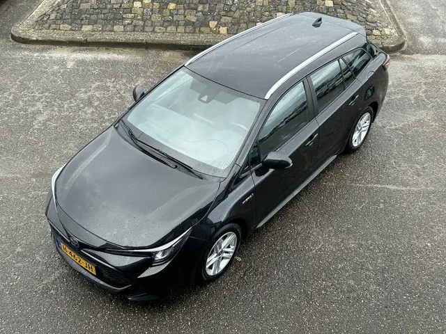 Toyota Corolla Touring Sports 1.8 Hybrid Active 1e EIGENAAR ADAPT CRUISE TREKHAAK CAMERA LED NAVI ECC