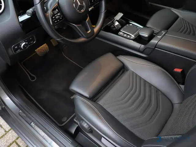 Mercedes-Benz B-klasse 180 Business Solution | Trekhaak | Camera | Parkeerhulp Voor + Achter | Navi...
