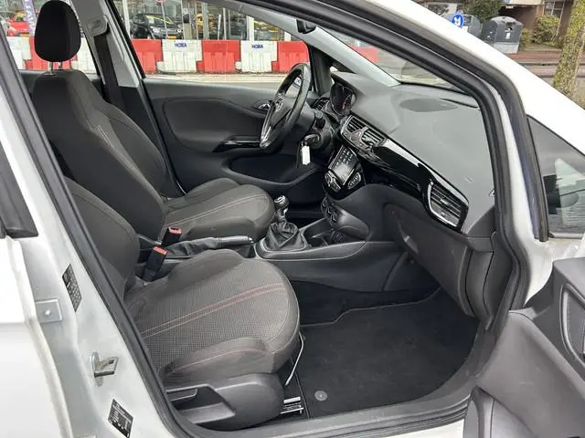 Opel Corsa 1.4 Online Edition 5 deurs Airco Navi Cruise