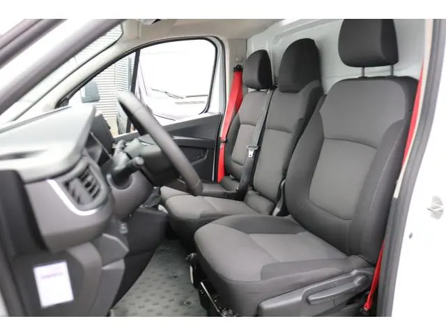 Renault Trafic 2.0 dCi 110pk L1 H1 Airco Trekhaak Imperiaal