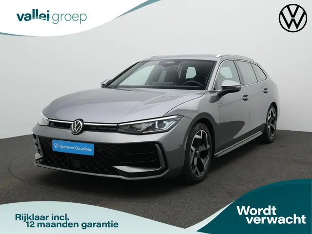 Volkswagen Passat Variant 1.5 eTSI 150 pk DSG R-Line Business | Trekhaak | IQ Light | Head-up displa...