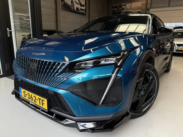 Peugeot 408