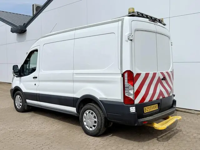 Ford Transit 2.0 TDCI 130PK L2H2 Airco Cruise Control Parkeersensoren Stoelverwarming Zwaailampen Ka...