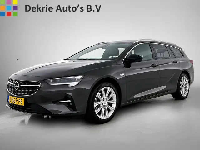 Opel Insignia Sports Tourer 1.5 CDTI 123PK Business Elegance / Leder / Trekhaak / Camera / Stoel-Stuurverwarming / Xenon / Airco-ecc. / Apk 01-2026