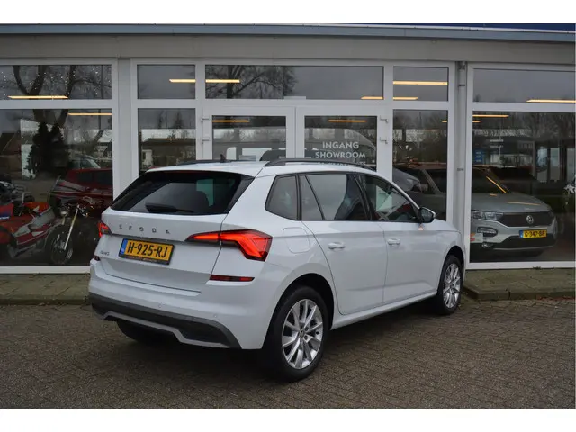 ŠKODA Kamiq 1.0 116PK TSI Sport Business ✅ Stoel VW ✅ CarPlay ✅ PDC ✅ Orig. NL ✅ NAP ✅