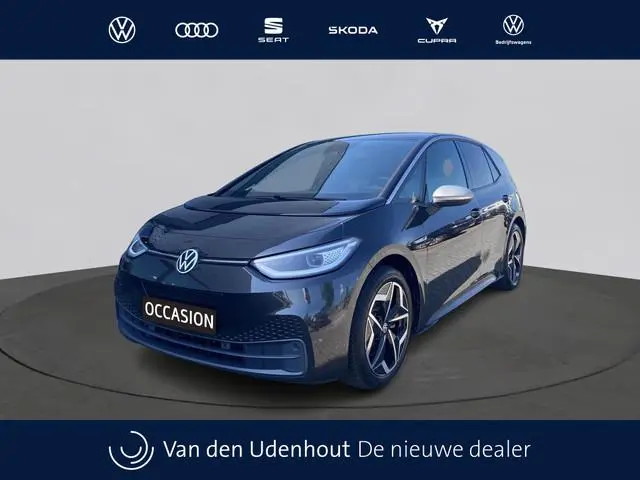 Volkswagen ID.3 First Plus 58 kWh 204pk | Camera | Stoelverwarming | IQ light | App Connect