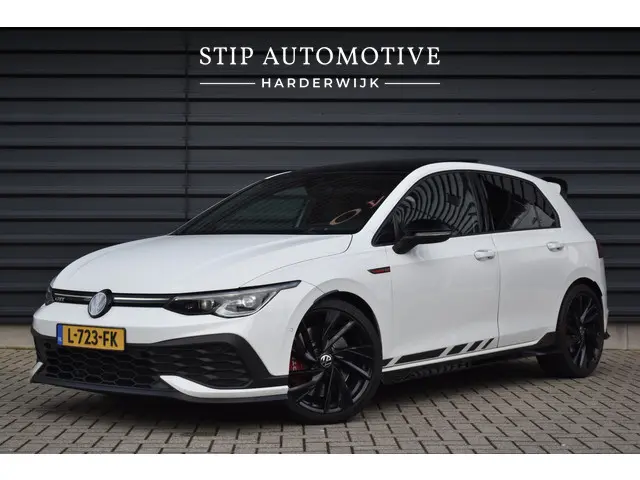 Volkswagen Golf 2.0 TSI GTI Clubsport 300pk | Panorama | Harman/Kardon | Camera | Head-Up |