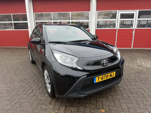 Toyota Aygo X 1.0 VVT-i 73 PK | MT Play | Airco | Cruise control | Multimedia systeem | 51.297 km |