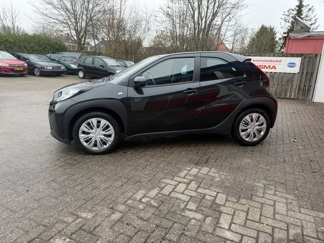 Toyota Aygo X 1.0 VVT-i 73 PK | MT Play | Airco | Cruise control | Multimedia systeem | 51.297 km |