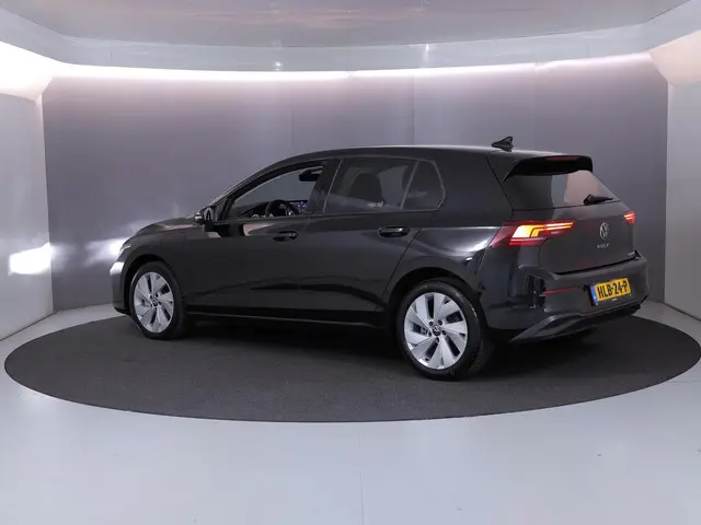 Volkswagen Golf 1.5 eHybrid Life Edition 204 pk Automaat (DSG) | Verlengde garantie | Navigatie | Pa...