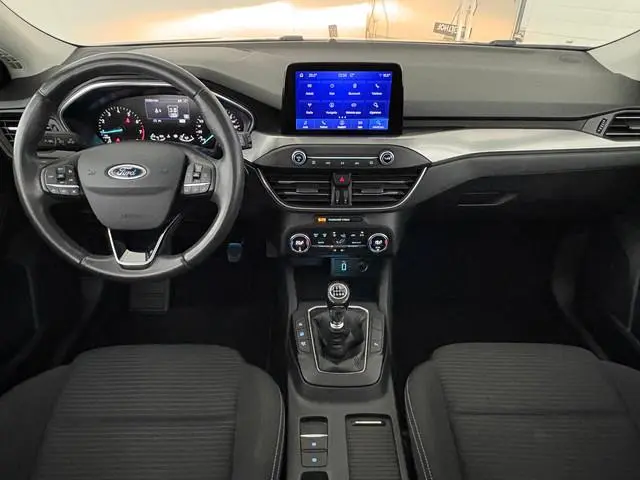 Ford Focus Wagon 1.0 EcoBoost Titanium Business | TREKHAAK | CARPLAY | CLIMA |