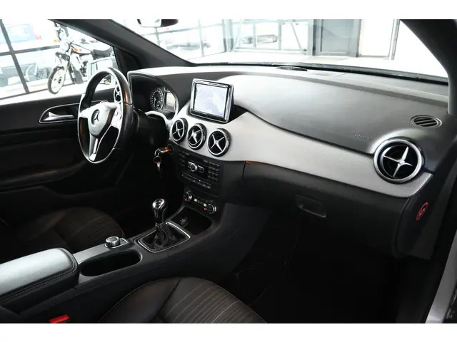 Mercedes-Benz B-klasse 200 CDI Prestige Cruise control Navigatie Trekhaak Airco Panoramdak Achteruitrijcamera PDC Stoelverwarming Inruil Mogelijk!