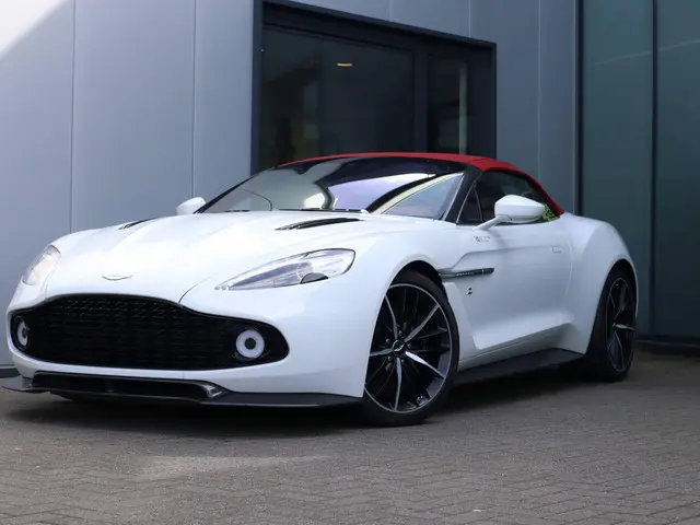 Aston Martin Vanquish Zagato Volante 6.0 V12 Touchtronic | Vierde en enige linksgestuurde prototype...