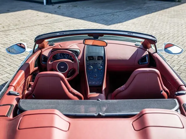 Aston Martin V12 Vanquish