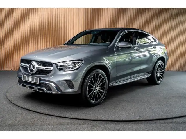 Mercedes-Benz GLC-klasse Coupé 300e 4M AMG Schuifdak Leer Navi 360 Distronic+ Stoelventilatie Memory...