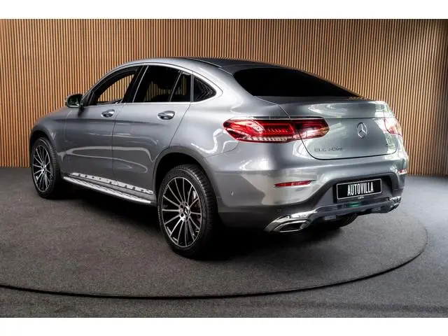 Mercedes-Benz GLC-klasse Coupé 300e 4M AMG Schuifdak Leer Navi 360 Distronic+ Stoelventilatie Memory...
