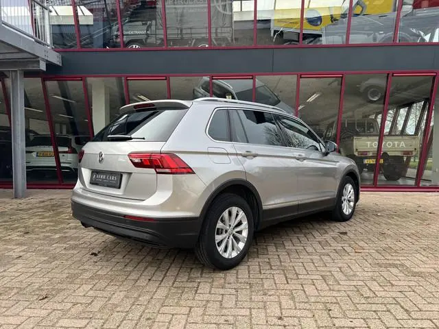 Volkswagen Tiguan 1.4 TSI Comfortline Business | ACC | PDC | Stoelverw./massage | Navi | Elektr. kle...