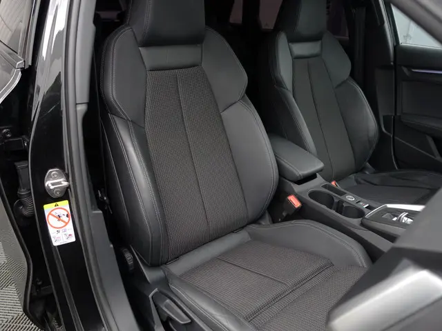 Audi A3 Sportback 35 TFSI S Competition Aut- Sport Interieur, Sfeerverlichting, Xenon Led Matrix, Ca...