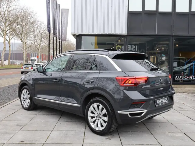 Volkswagen T-Roc Sport 2.0 TSI 4Motion 190PK | Panodak | Keyless | Camera | Elektrische kofferklep |...