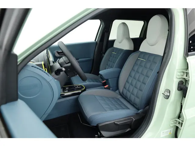 Fiat Grande Panda La Prima 11 kW 44 kWh | Orig. NL | Rijklaar! | Stoel-stuur&ruitverw. | Camera+PDC...