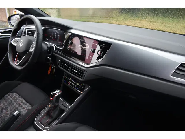 Volkswagen Polo GTI 2.0 TSI 210PK DSG GTI-SPORT VIRTUAL/LED/CARPLAY 
