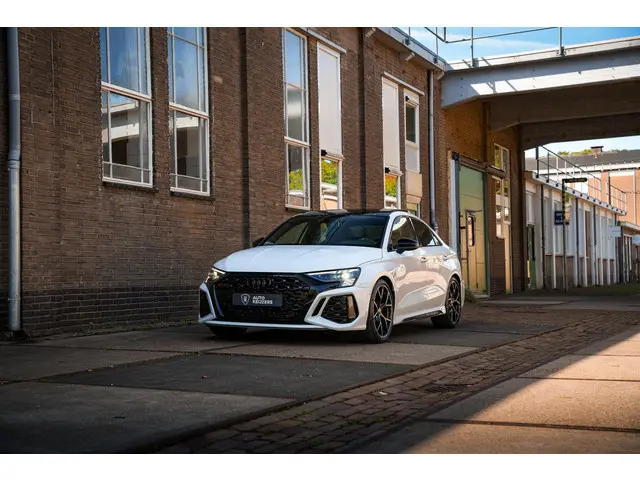 Audi RS3 Limousine 2.5 TFSI RS 3 quattro Panoramadak B&O HUD ACC Hulk Edition