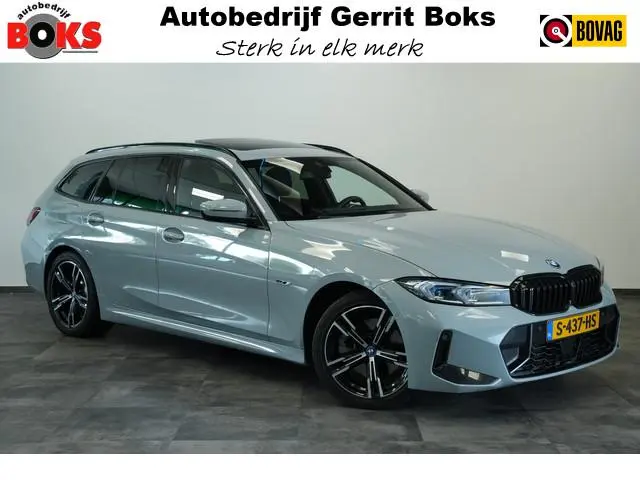BMW 3-serie Touring 320e Panoramadak PDC ACC HI-FI M Sport Trekhaak