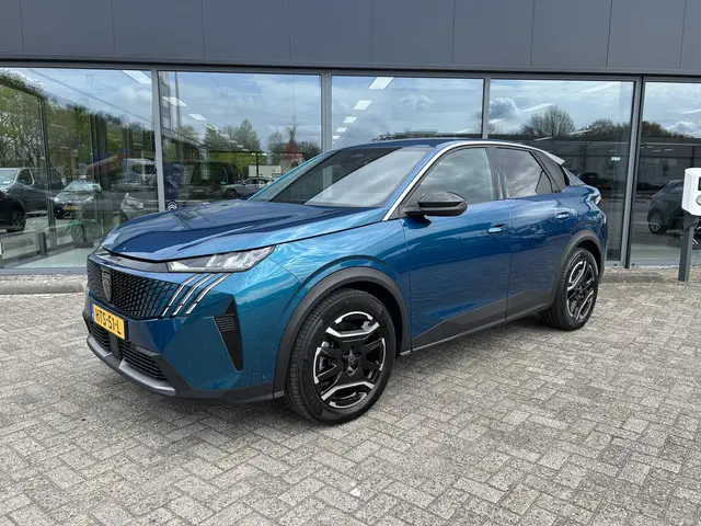 Peugeot e-3008
