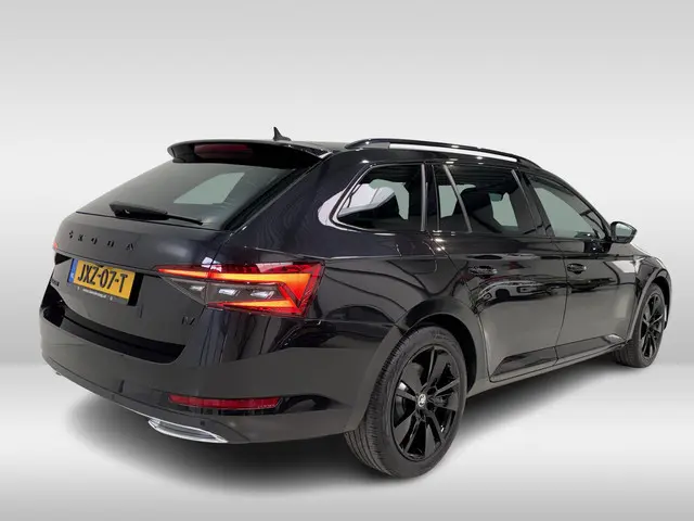 ŠKODA Superb Combi 1.4 TSI iV 218pk Sportline Business