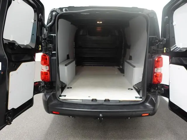 Opel Vivaro 2.0 CDTI L3H1 Edition Automaat Navigatie Cruise control Trekhaak Camera Airco Euro6