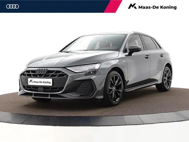 Audi A3 Sportback 40 TFSIe 204pk S Edition ·  SOH 100% · Camera · Apple/Android Car Play · Zwart Opt...