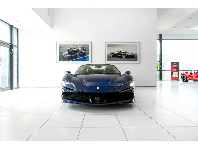 Ferrari SF90 Spider