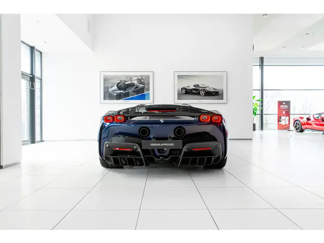 Ferrari SF90 Spider