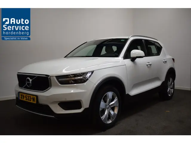 Volvo XC40 2.0 T4  190pk AUT8 Momentum Trekhaak 1800kg/ Leer/ Stoelverw./ Camera/ Adapt. Cruise