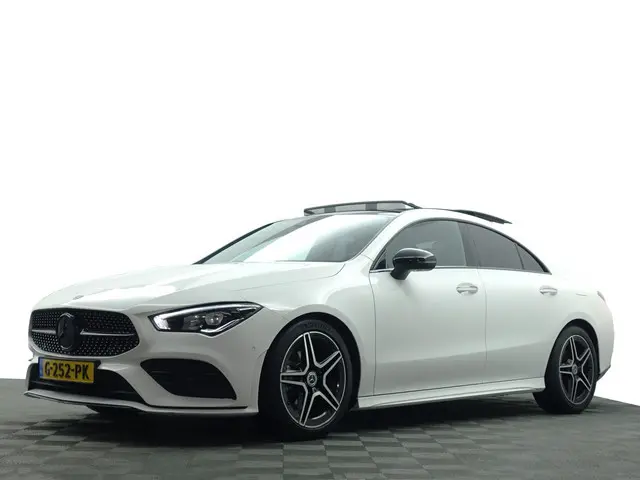 Mercedes-Benz CLA-klasse 180 AMG Night Edition Aut- Panoramadak, Sfeerverlichting, Camera, Xenon Led...