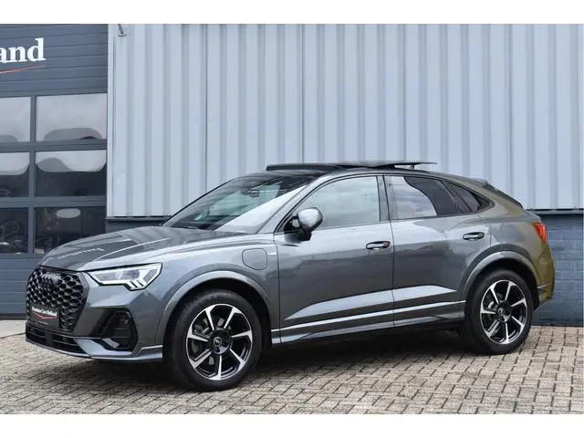 Audi Q3 Sportback 45 TFSI e S-Line 245 Pk Pano Navi Sfeer Leder ACC Keyless Camera