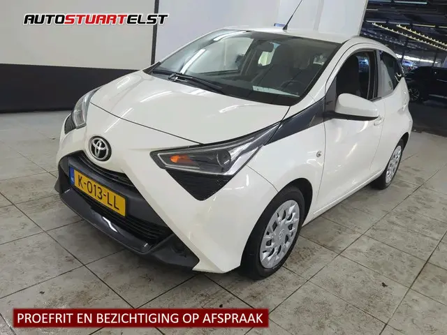 Toyota Aygo 1.0 VVT-i x-play 1e Eigenaar | Dealer Onderh | BTW | NAP | Camera | Navi | Carplay | Ful...
