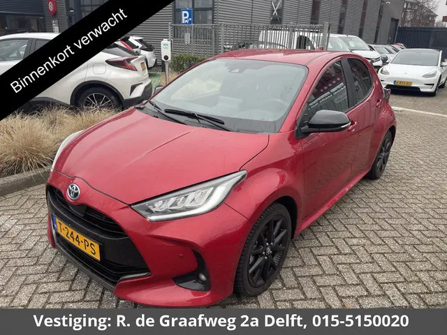Toyota Yaris 1.5 Hybrid Executive | Stoelverwarming | Navigatie | Dodehoek detectie | Parkeersenoren