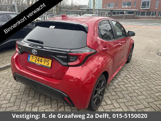 Toyota Yaris 1.5 Hybrid Executive | Stoelverwarming | Navigatie | Dodehoek detectie | Parkeersenoren