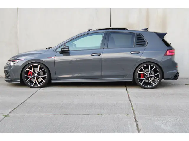Volkswagen Golf 2.0 TSI GTI / SCHUIFDAK / LED V + A / HARMAN KARDON