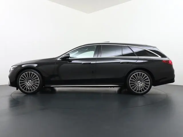 Mercedes-Benz E-Klasse Estate 300 e Exclusive Line | Superscreen | Multicontourstoelen Voorin | Luch...