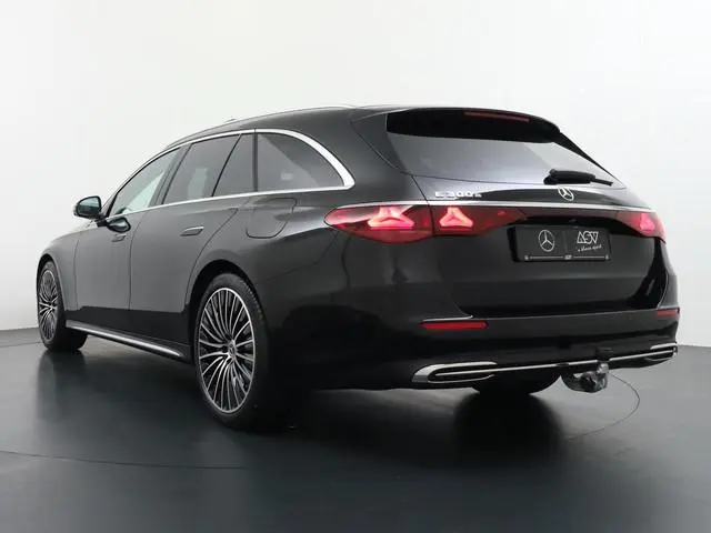 Mercedes-Benz E-Klasse Estate 300 e Exclusive Line | Superscreen | Multicontourstoelen Voorin | Luch...