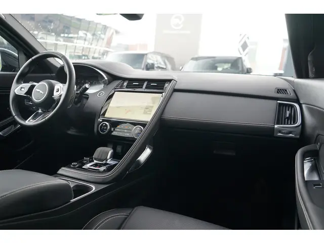 Jaguar E-PACE P300e AWD R-Dynamic SE | Occasion Lease vanaf € 974 p/m | Meridian | Adaptieve cruise...