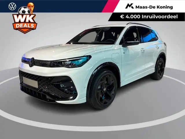 Volkswagen Tiguan R-Line 1.5 eHybrid 204 PK 6 versn. DSG · Voorstoelen verwarmbaar · Sfeerverlichtin...